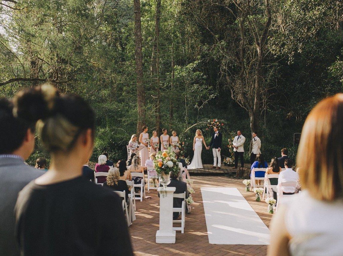 Brisbane outdoor wedding ceremony Bundaleer